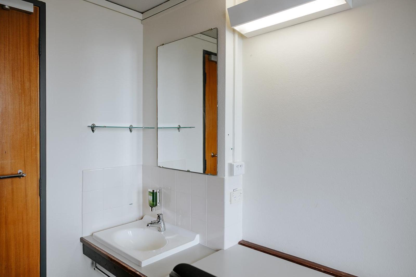 Canberra Accommodation Centre ภายนอก รูปภาพ