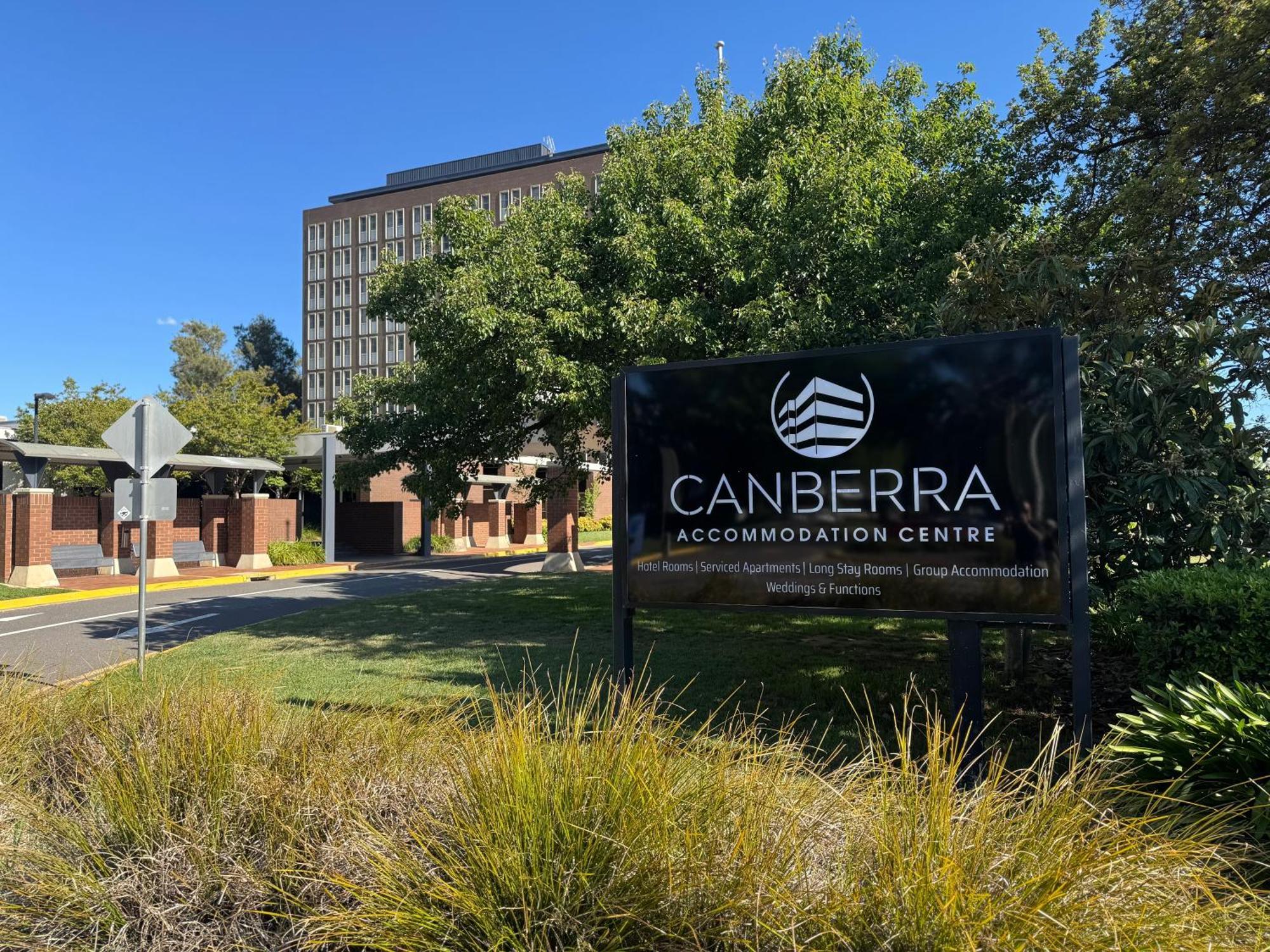 Canberra Accommodation Centre ภายนอก รูปภาพ